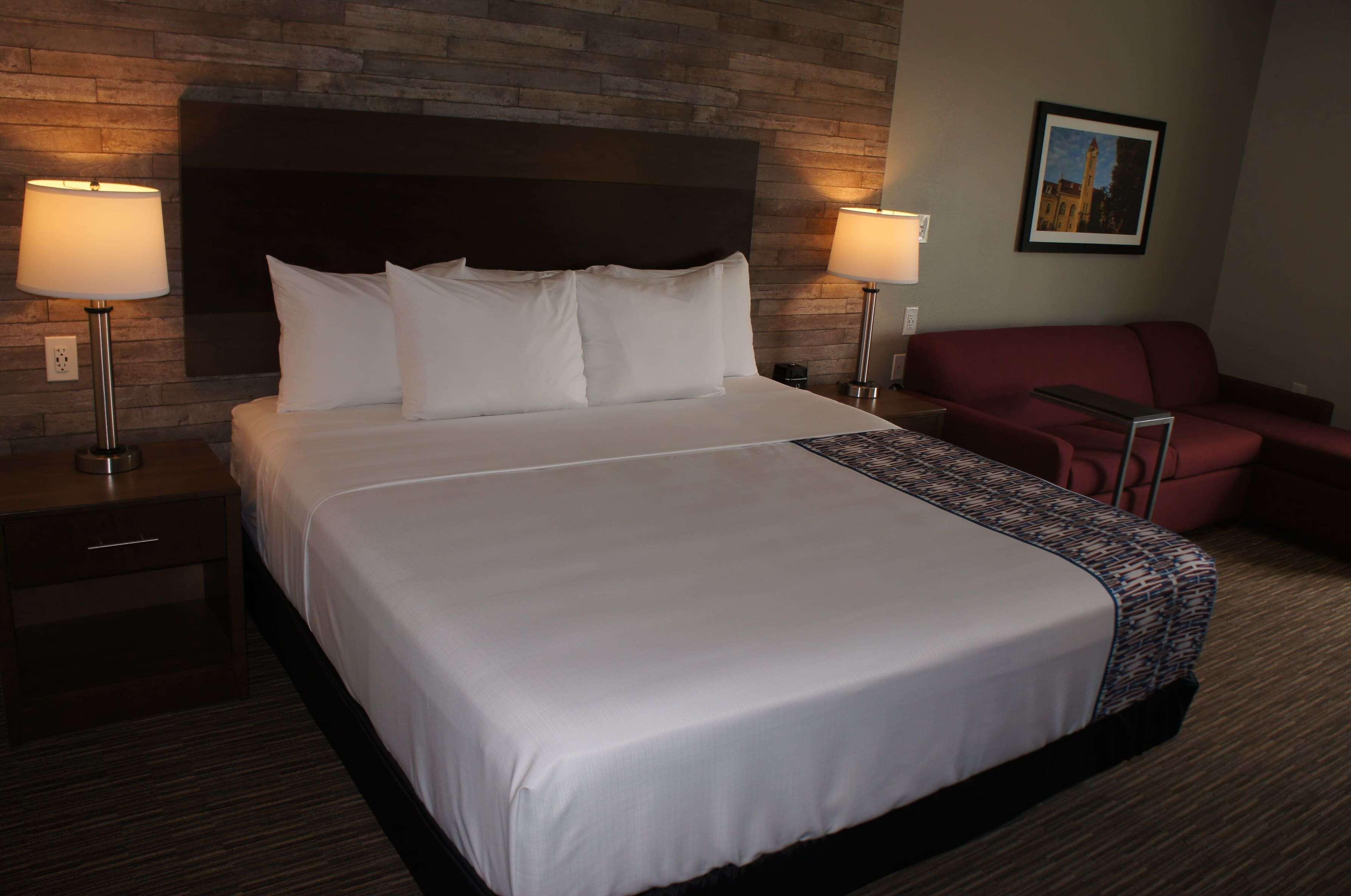 La Quinta Inn And Suites By Wyndham בלומינגטון מראה חיצוני תמונה