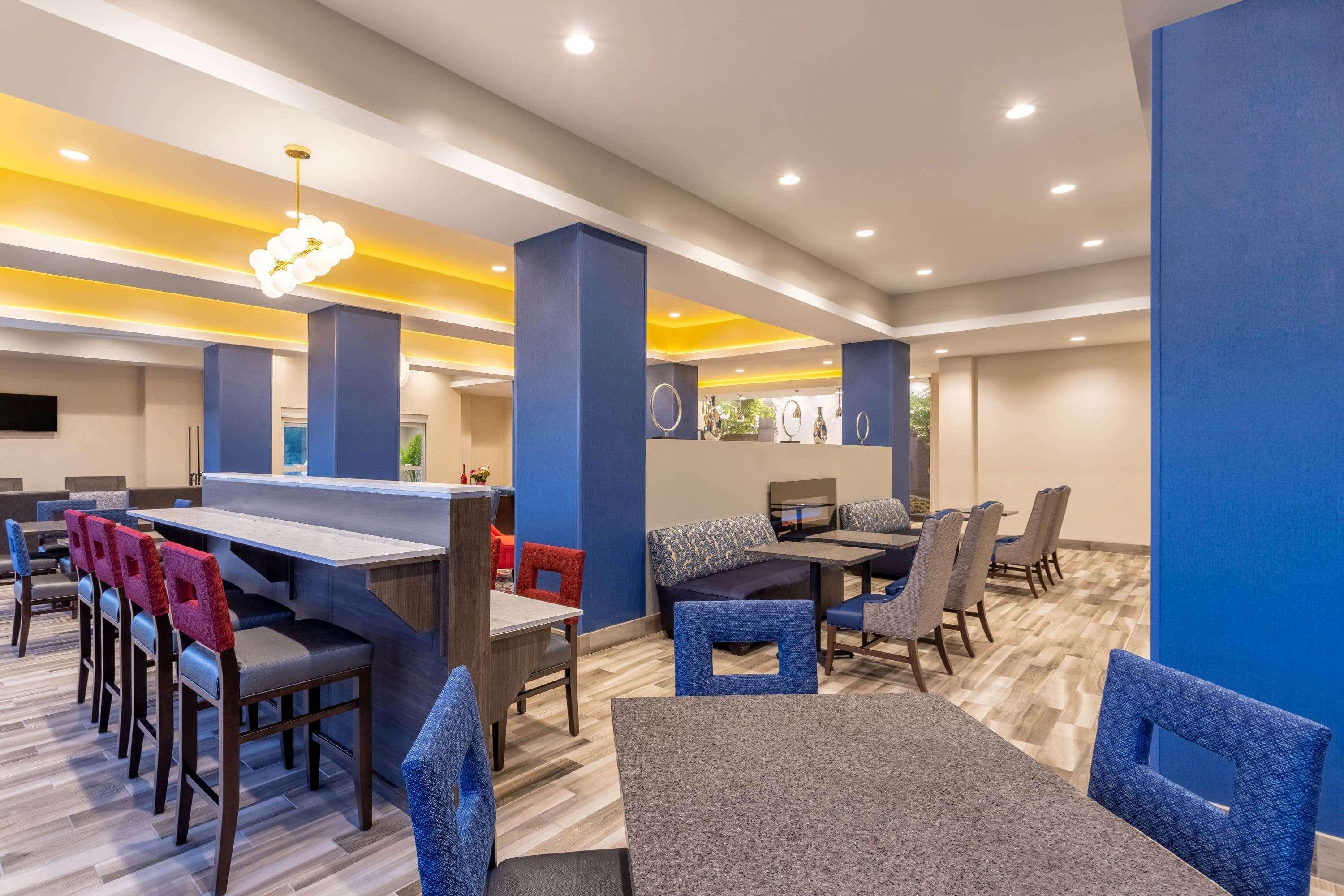 La Quinta Inn And Suites By Wyndham בלומינגטון מראה חיצוני תמונה