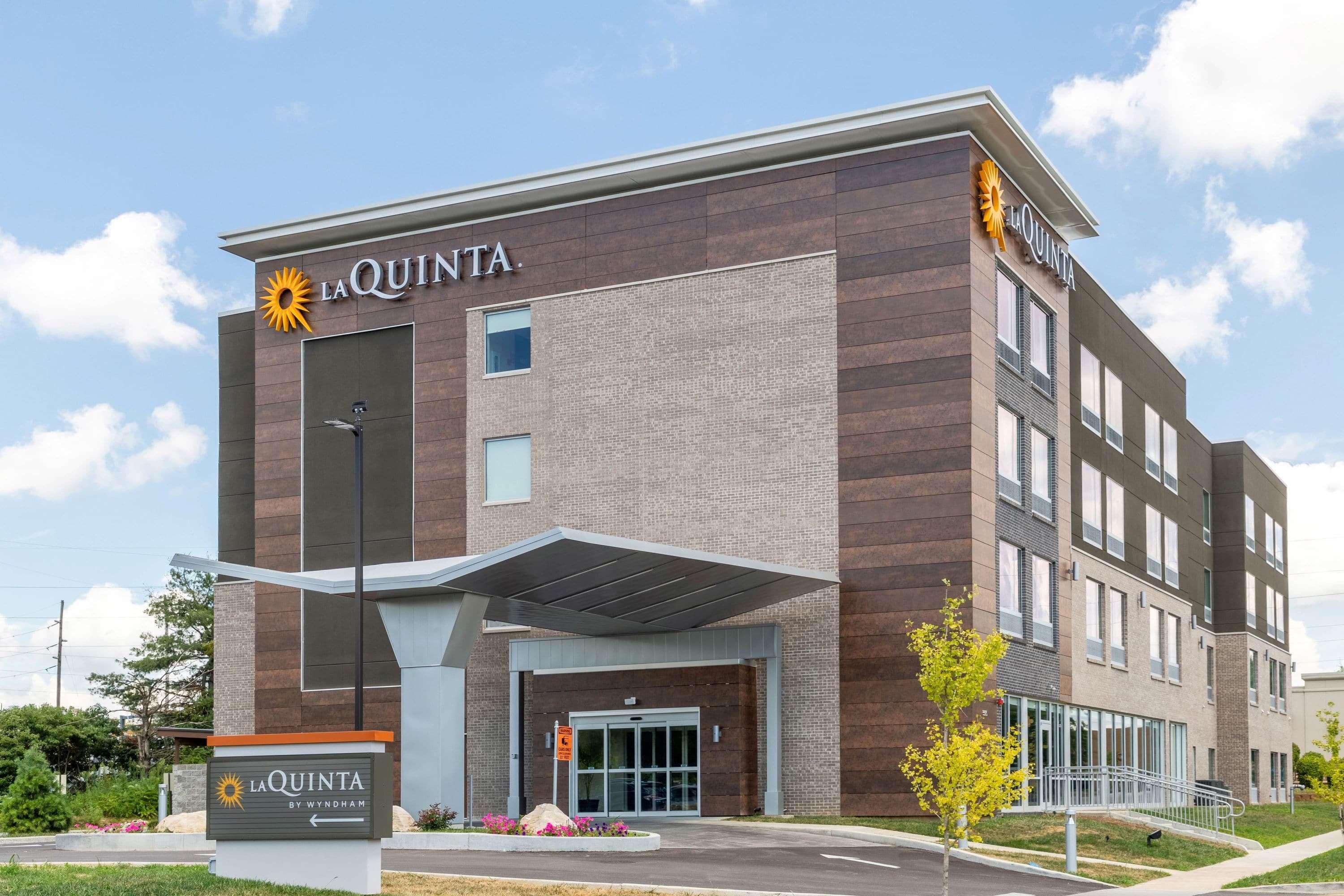 La Quinta Inn And Suites By Wyndham בלומינגטון מראה חיצוני תמונה