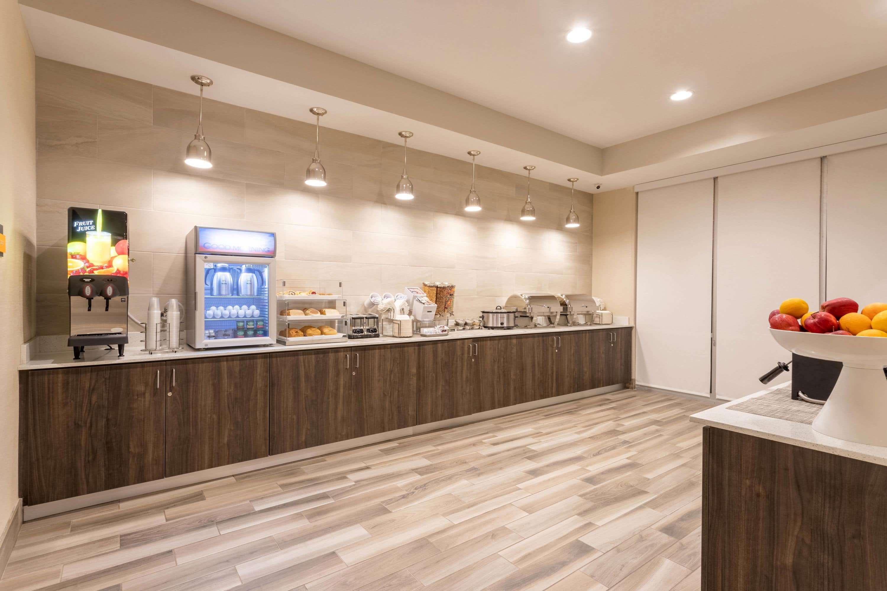 La Quinta Inn And Suites By Wyndham בלומינגטון מראה חיצוני תמונה