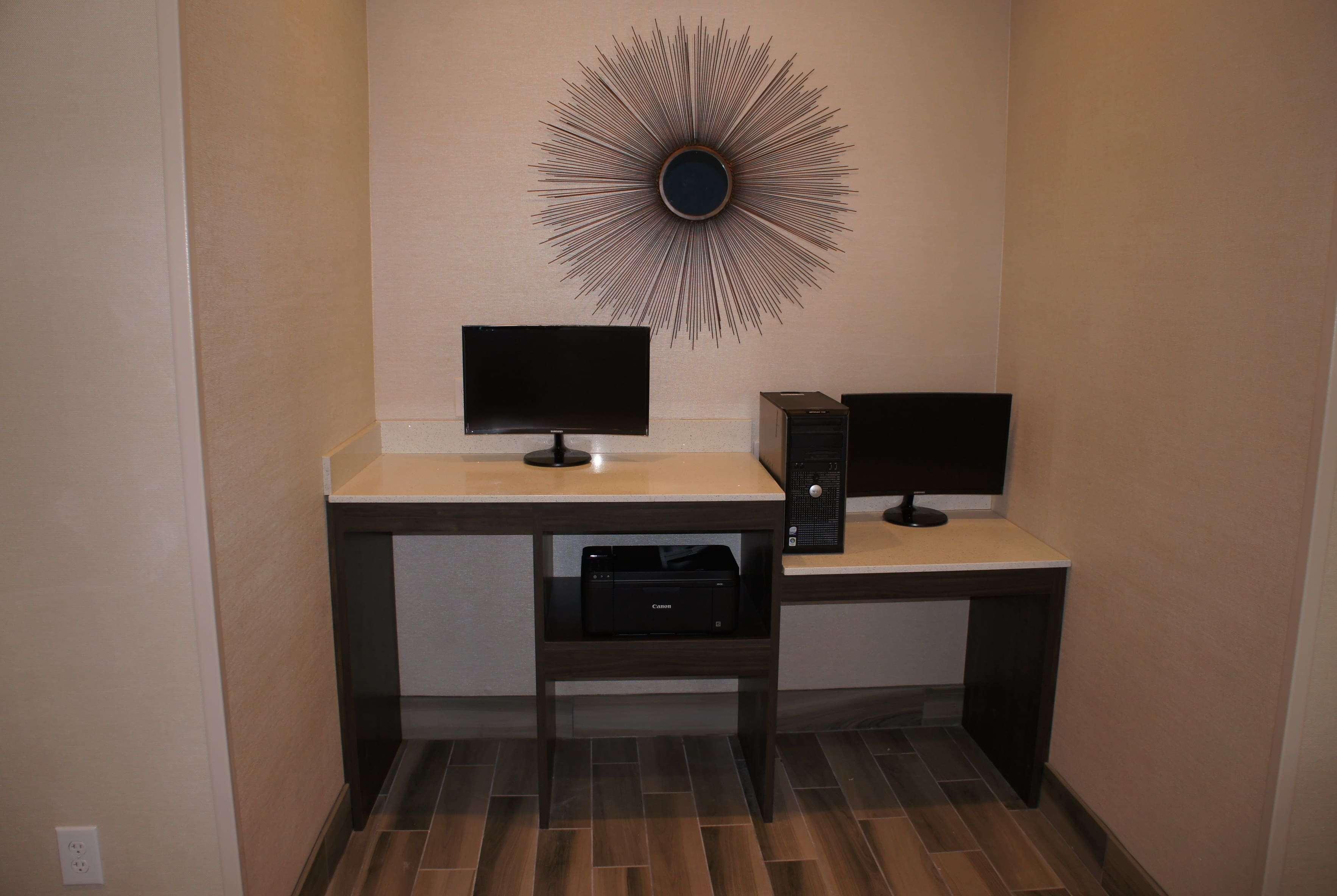 La Quinta Inn And Suites By Wyndham בלומינגטון מראה חיצוני תמונה